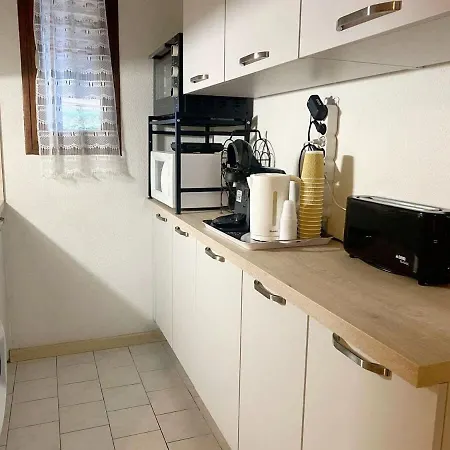 Pavillon Independant Pour 6 Personnes Dans Securisee Avec Piscine *