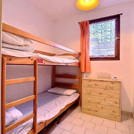 Pavillon Independant Pour 6 Personnes Dans Securisee Avec Piscine Nyaraló