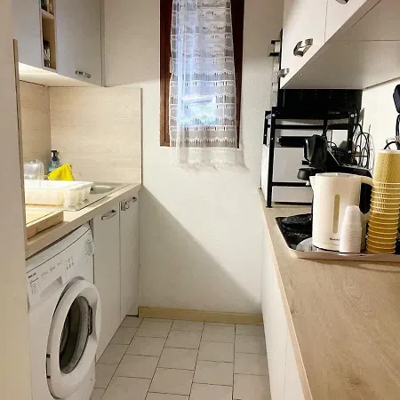 Pavillon Independant Pour 6 Personnes Dans Securisee Avec Piscine *