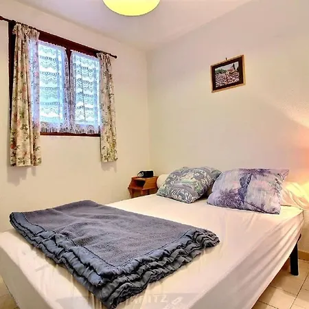 Pavillon Independant Pour 6 Personnes Dans Securisee Avec Piscine Nyaraló