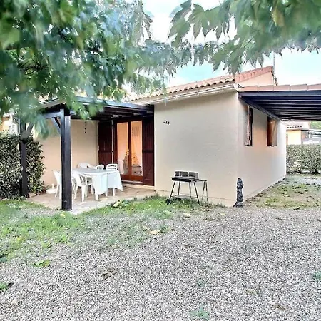 Holiday home Pavillon Independant Pour 6 Personnes Dans Securisee Avec Piscine Valras-Plage