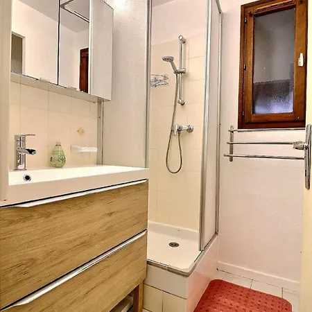 Pavillon Independant Pour 6 Personnes Dans Securisee Avec Piscine *