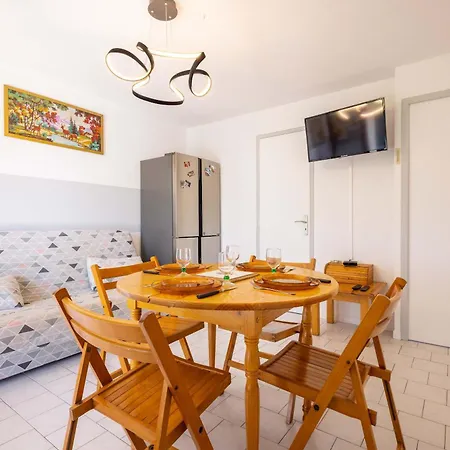 Pavillon Independant Pour 6 Personnes Dans Securisee Avec Piscine Ferienhaus