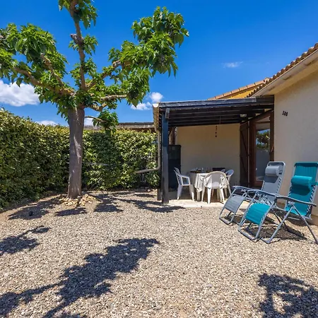 Pavillon Independant Pour 6 Personnes Dans Securisee Avec Piscine