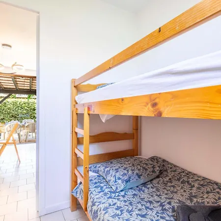 Ferienhaus Pavillon Independant Pour 6 Personnes Dans Securisee Avec Piscine
