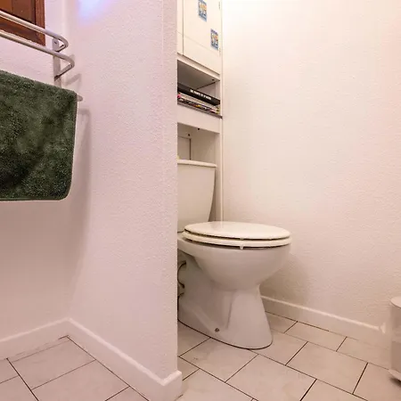 Pavillon Independant Pour 6 Personnes Dans Securisee Avec Piscine *